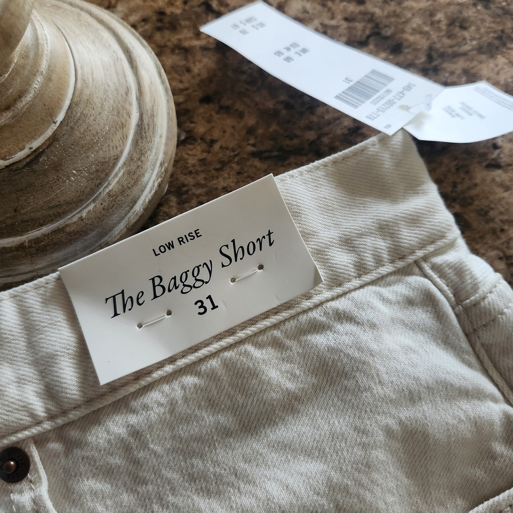 Abercrombie & Fitch The Baggy Short in Cream